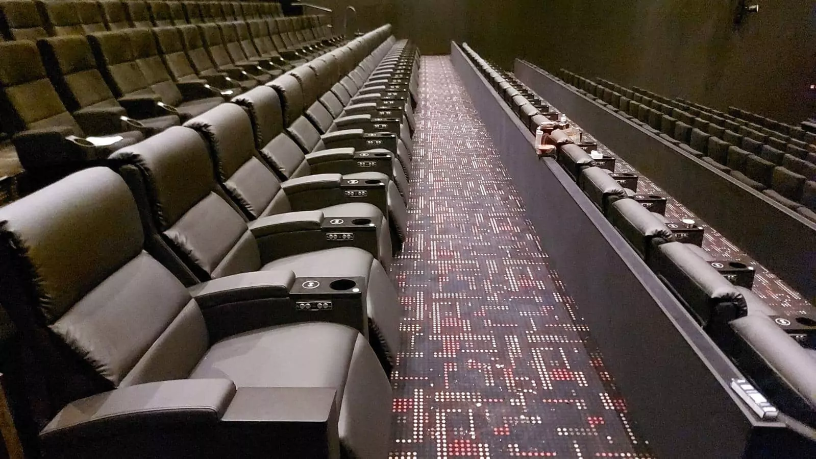 Fauteuils de Cinéma Ergonomiques pour une Expérience Optimale Image